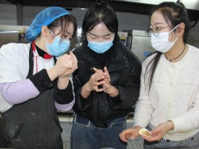 弘揚傳統迎冬至 餃香四溢暖人心 ——新能源公司開展冬至包餃子活動